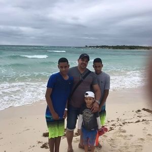 Meet your Posher, Yoilan